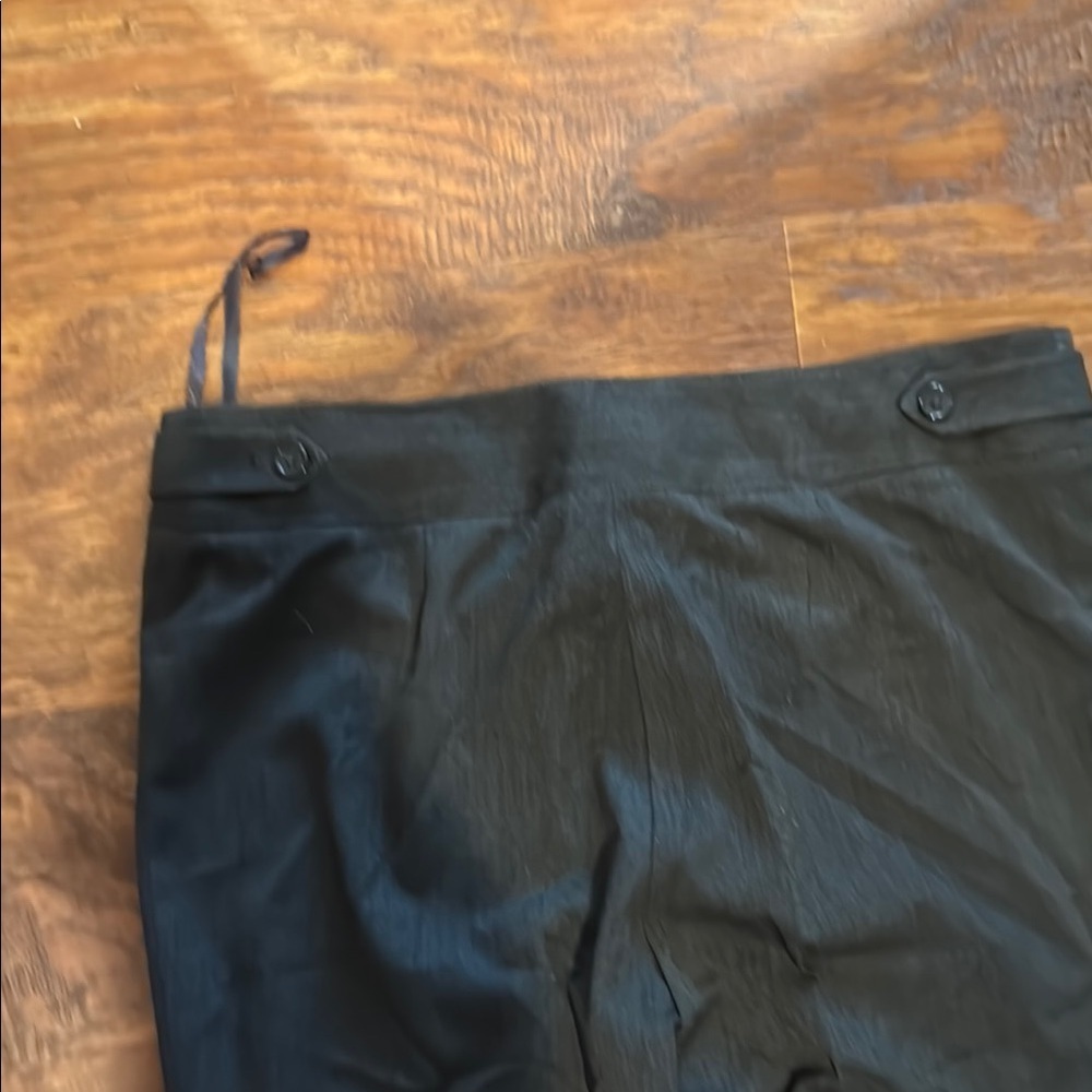 Jones New York Black Trousers with Flat Front and Tailored Fit - Picture 5 of 5